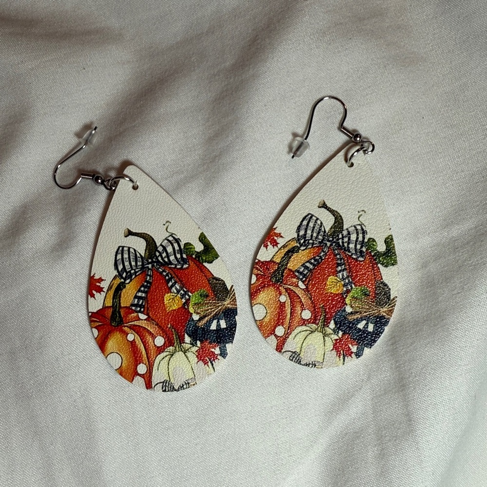 2/$5 Autumn Pumpkin Teardrop Earrings NWOT